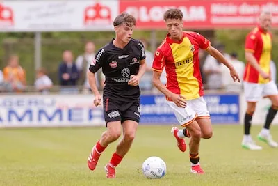 Helmond Sport speelt in laatste minuten gelijk tijdens oefenwedstrijd tegen Go Ahead Eagles