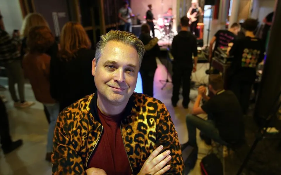 Directeur Serge Hollander (48) verruilt popcentrum Neushoorn voor Cultuur Kwartier Sneek