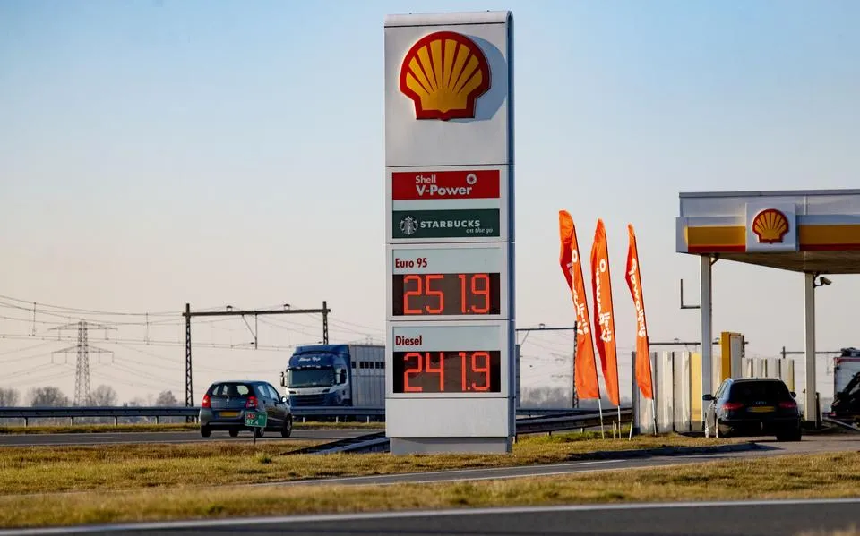 Kamer wil dat regering prijsstijging benzine tenietdoet