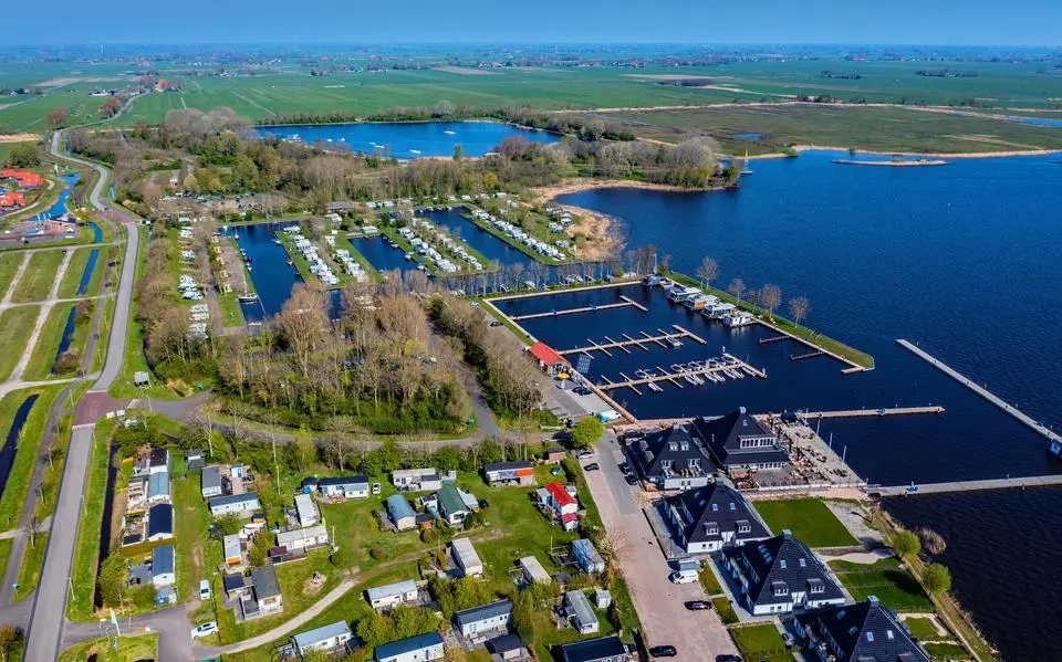 Dorp Gauw waarschuwt: man valt vrouwen lastig bij vakantiepark De Potten Sneek
