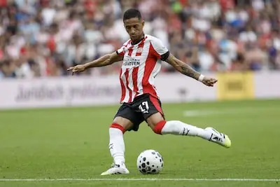 PSV kan voorlopig geen beroep doen op Mauro Júnior
