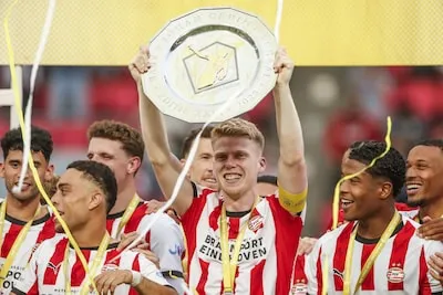 Jerdy Schouten zag PSV terecht winnen van Go Ahead Eagles: ‘We kwamen goed voor de dag’