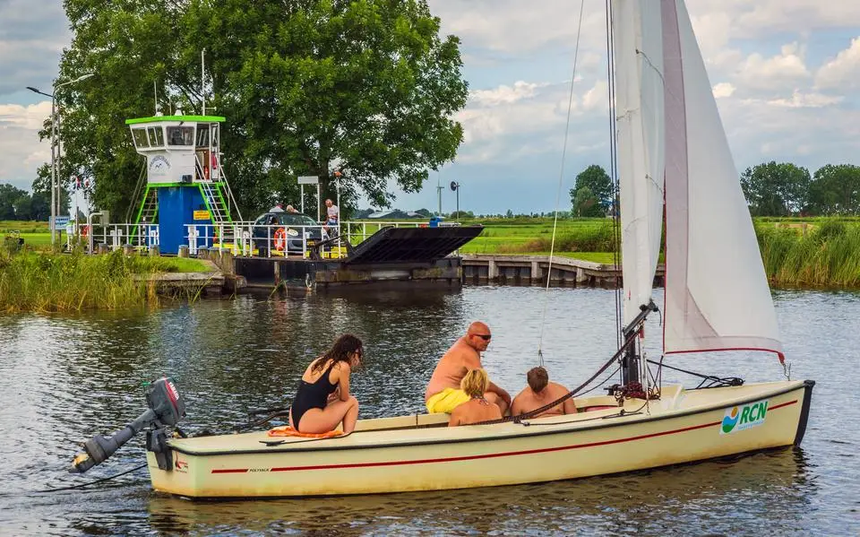 Van pont naar pont van Broek naar Blokzijl, mits de veren varen
