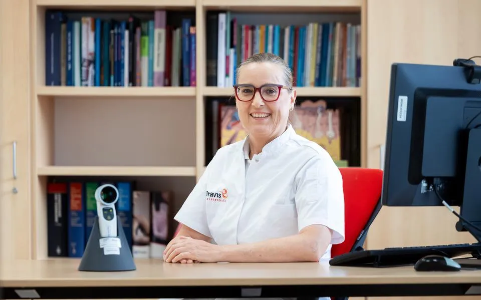 Dermatoloog Annemie komt in actie tegen online desinformatie. ‘Dit soort fabels kunnen levens kosten’
