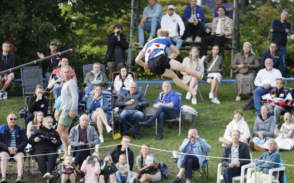 Germ Terpstra rijgt de records aaneen en is ook in Burgum succesvol: ‘Ik doch gewoan myn stjonkende bêst’