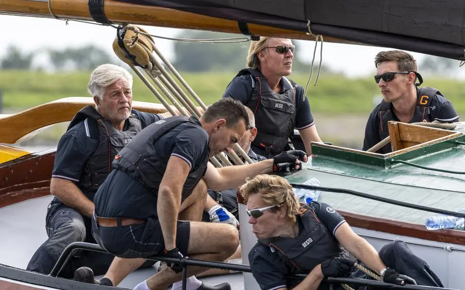 Eén ding is zeker: Douwe Visser van Grou wordt geen kampioen. ‘It is in nuver jier mei de wyn’
