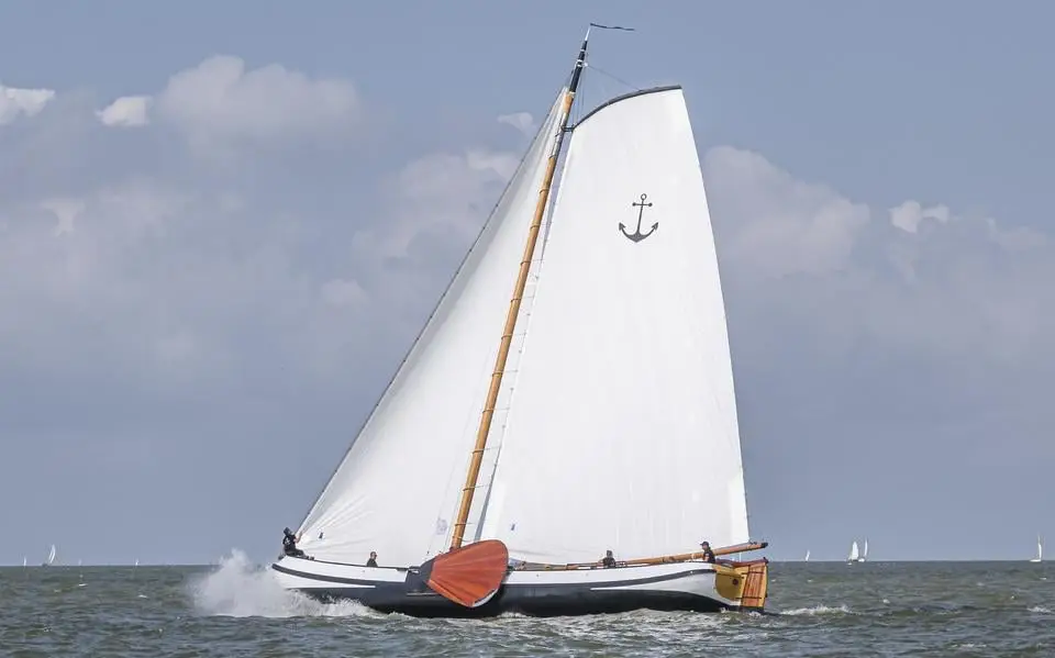 ‘Op ien ear’ dendert IFKS-titelverdediger Pieter-Jilles Tjoelker meteen naar de dagzege bij Hindeloopen: alles klopt op de Sterke Jerke