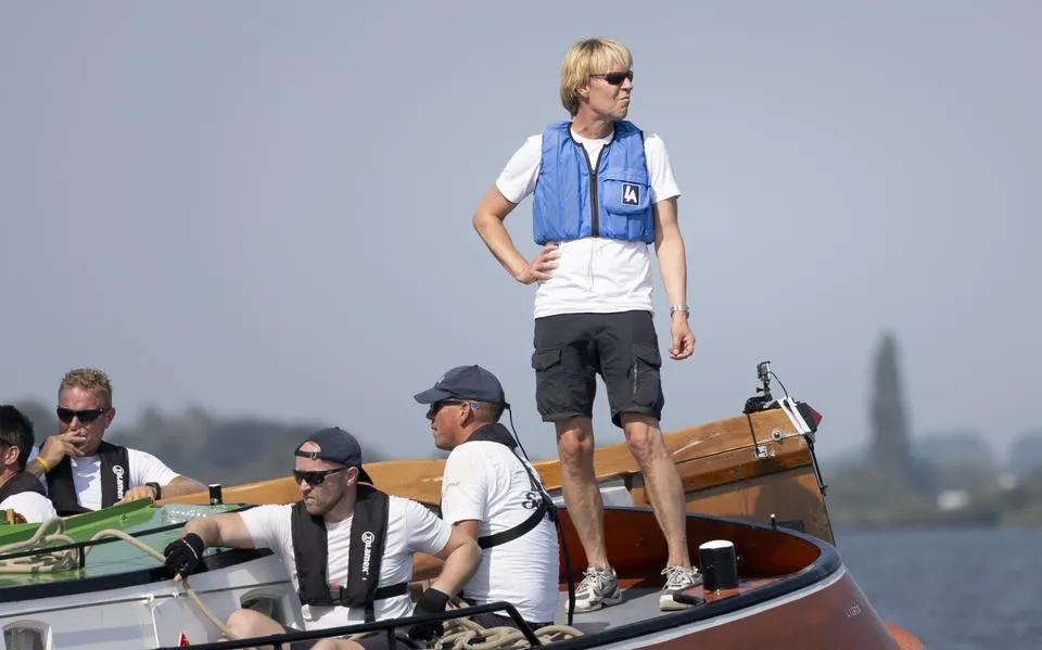 Fonger de Vlas en Tammo Oosterhof, skûtsjetactici aan boord van de titelkandidaten, bepalen de koers: het voorkomen van fouten is het allerbelangrijkst