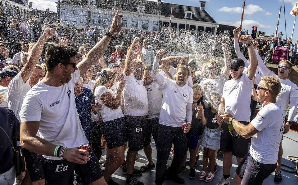 Geale Tadema roemt de teamgeest op It Doarp Eastermar na behalen van zijn tweede IFKS-titel