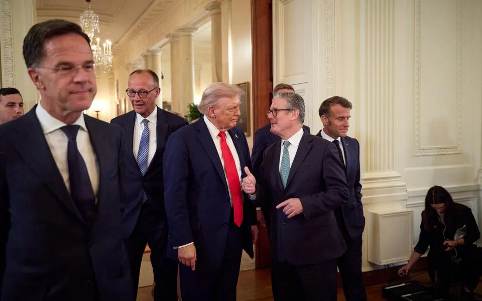 Dealen met Trump, schop hem uit de NAVO | commentaar LC