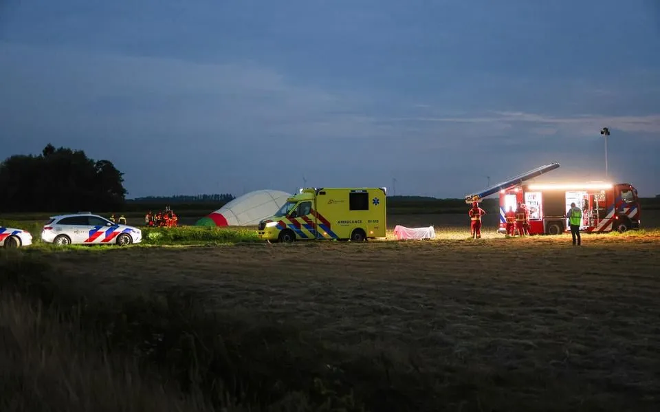Vrouw breekt been bij landing met luchtballon in Veendam. Piloot: ‘Vanavond gewoon weer de lucht in’