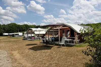 Camping in Bergeijk zet in op jonge doelgroep; regels verbazen, maar krijgen vooral steun