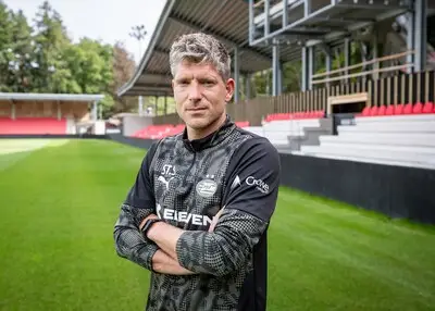 Stijn Schaars begint aan een nieuw leven bij PSV en vertelt over zijn plan van aanpak als trainer