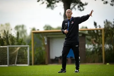 Promotie voor Ben van Dael: trainer van Onder 21 volgt Bogers op als assistent bij Helmond Sport