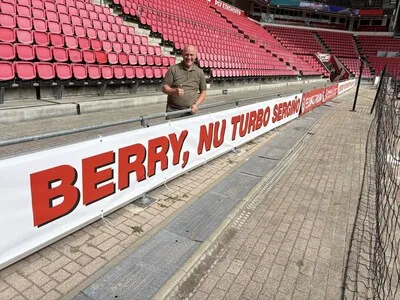 PSV Fans United toont samen met Van Aerle waardering voor Sergiño Dest