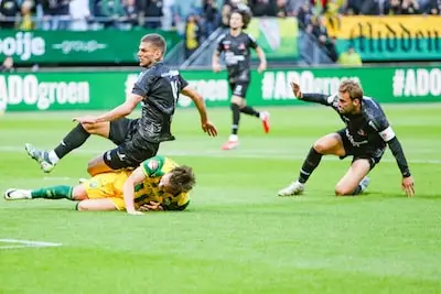 LIVE | Rust in Den Haag: Helmond Sport heeft het zwaar, maar staat nog overeind