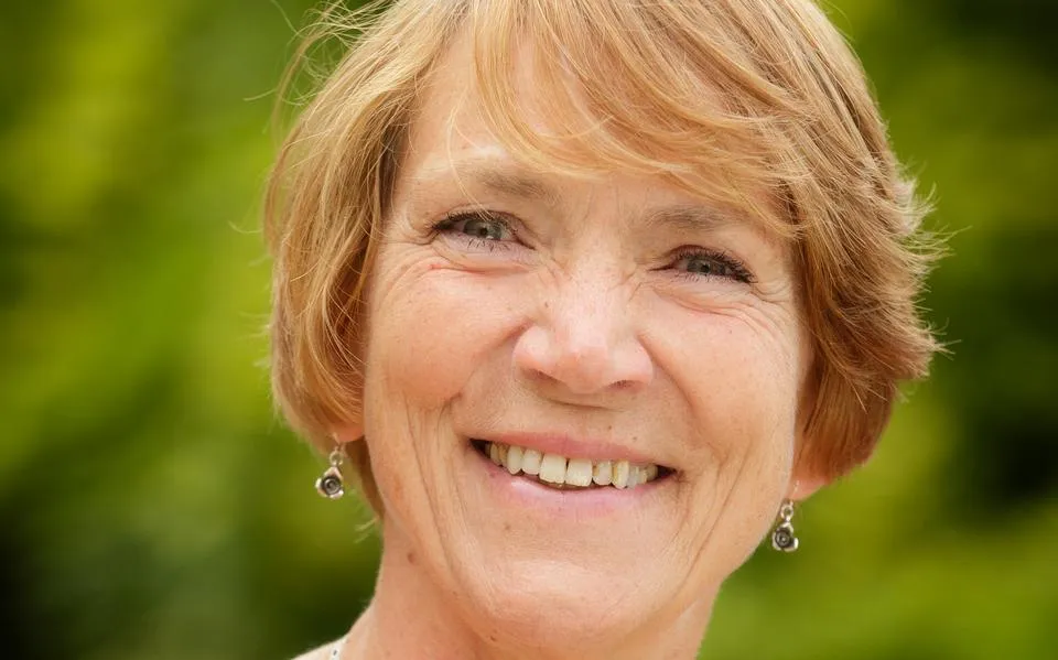 Oei, naar de brugklas. Hoe ga je daar als ouder mee om? Deze tips geeft Didy (66): ‘Vraag hier niet na de eerste dag al naar’