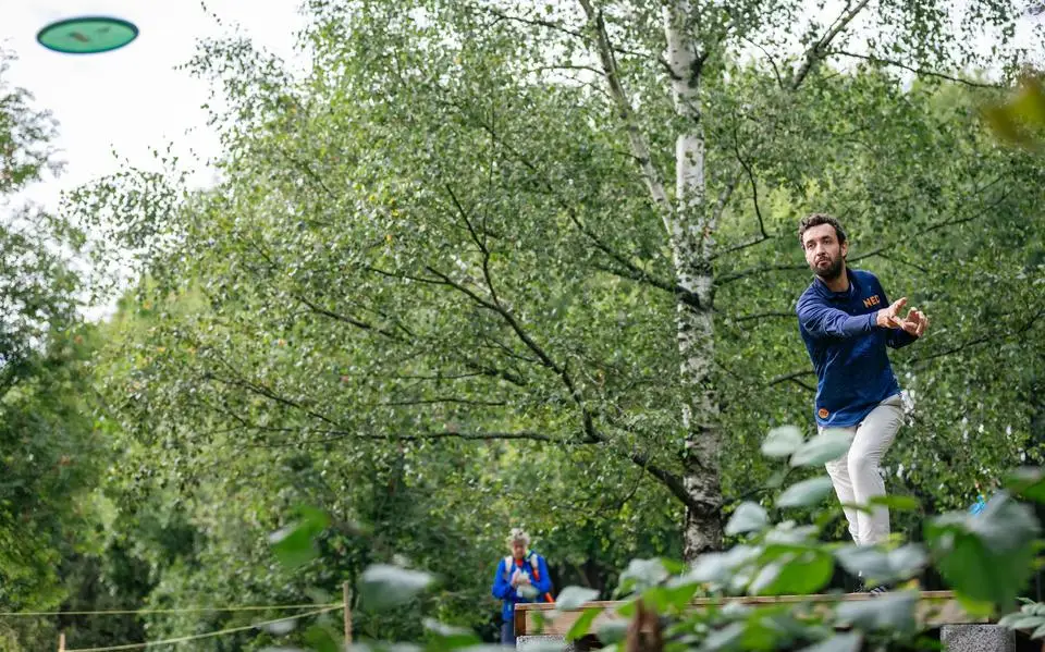 Rienk uit Heerenveen heeft genoten van Europese discgolftour. ‘Al ben ik nu professional af en begint het werkende leven weer’