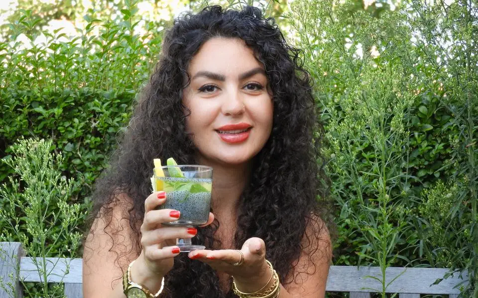 Zo gaat de Iraanse Maryam (43) uit Leeuwarden om met de hitte