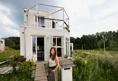 Nooit geklust en nu bouwt Marlion haar eigen microhuis