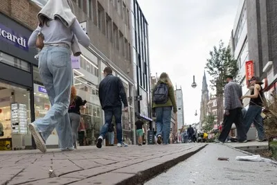 Kans op struikelpartijen of verzwikte enkels: waarom ligt de bestrating in Eindhovens binnenstad ongelijk en komt dit nog goed?