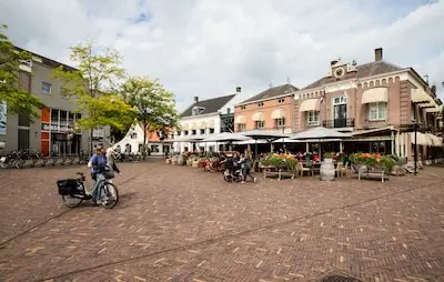 Van wevershuisje naar horeca-uitbreiding? Horeca-buurvrouw koopt 't Vossenhol