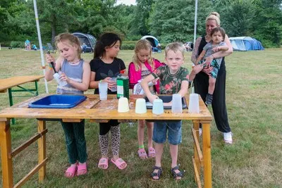 Buurtcamping zorgt voor saamhorigheid. „Het is meer dan hallo tegen elkaar zeggen!”