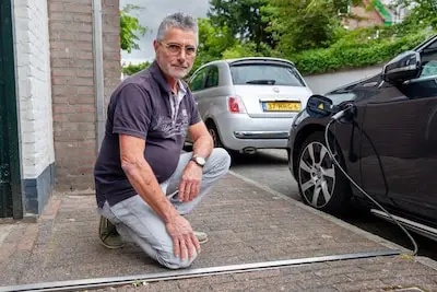 Kabelgoot tegen de regels? Axel uit Eindhoven weigert die te verwijderen