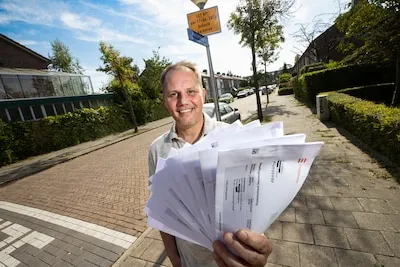 Scanauto slingert Frank al maand bijna dagelijks voor zijn deur op de bon: ‘Ik heb een vergunning, hoor’