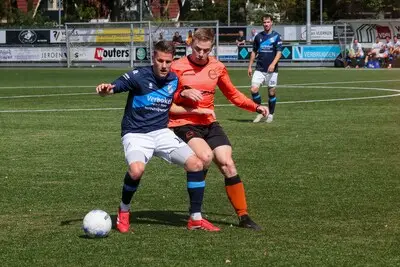 Mierlo-Hout wint na doelpuntrijk slot van oude ploeg trainer Peluso: ‘Gun ze het beste, maar wil wel van ze winnen’