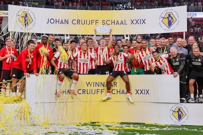 PSV op rapport: invallers hebben impact bij eerste prijs van seizoen