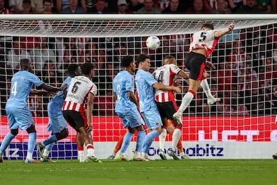 LIVE | Veerman schiet PSV kort na rust na volgende blunder van Drommel op 4-0
