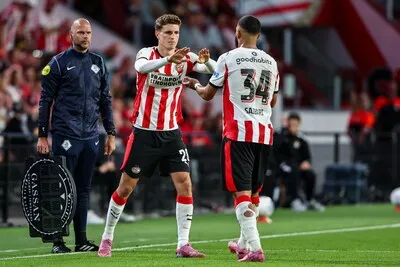 LIVE | Invaller Til scoort razendsnel na tegentreffer, PSV maakt gehakt van Sparta