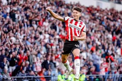 Bajraktarevic wil bij PSV de kussens opschudden met een mix van goals, een beetje branie én wat tierelantijntjes