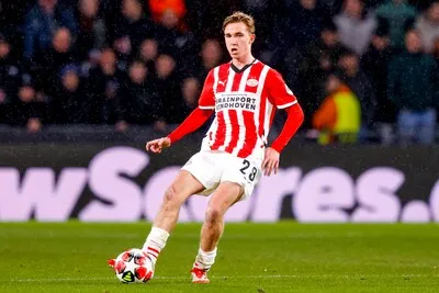 Belangstelling van PEC Zwolle voor PSV-middenvelder Land (19): talent kan naar meerdere clubs