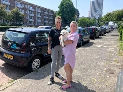 Betaald parkeren binnen de Ring leidt tot waterbedeffect: ‘Ze komen gewoon op de fiets naar hun auto’