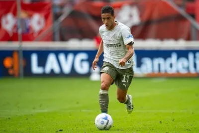 PSV kan leunen op sterke vleugels: zowel Mauro als Dest maken indruk