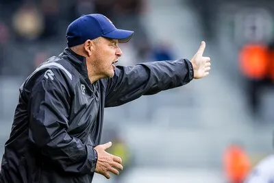 Stegeman over lange lijst met afwezige Willem II-spelers: ‘Ik vind ADO nét effe iets belangrijker’