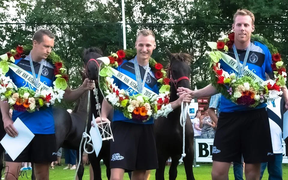 Wat heeft het winnen van veulens met een 130-jarig kaatsjubileum te maken?
