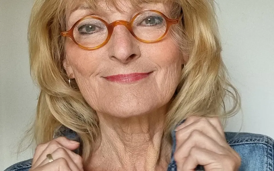 Annemarie van Gelder (70) uit Makkinga richt nieuwe dierenpartij op: ‘Terug naar het doel: voor dieren opkomen’