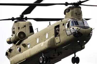 Militaire helikopteroefening in Best