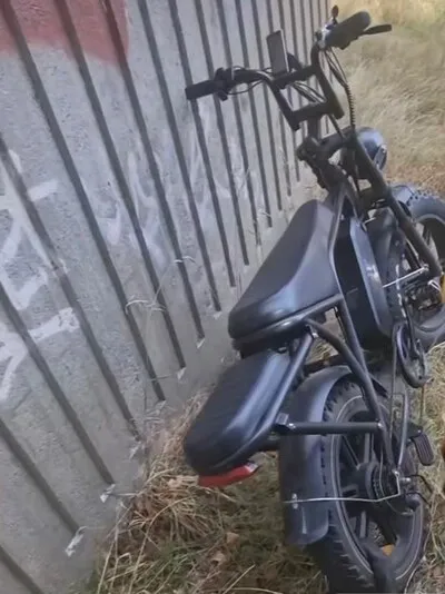 Jonge tieners proberen met een slijptol fatbike te jatten in Tilburg