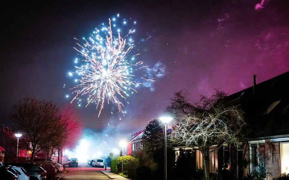 Man (63) uit Burgum rijdt in op oudjaarsfeestje van de buren. ‘Uw reactie ging alle grenzen te buiten’