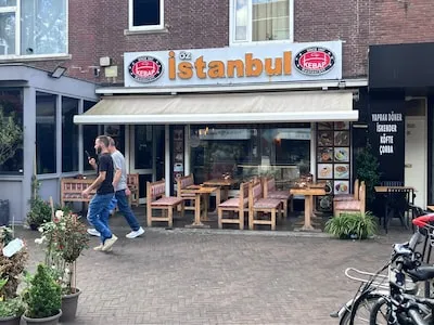 Kebabzaak in de Kruisstraat wil dwangsom van tafel: ‘Öz Istanbul werkt wél met vergunning’