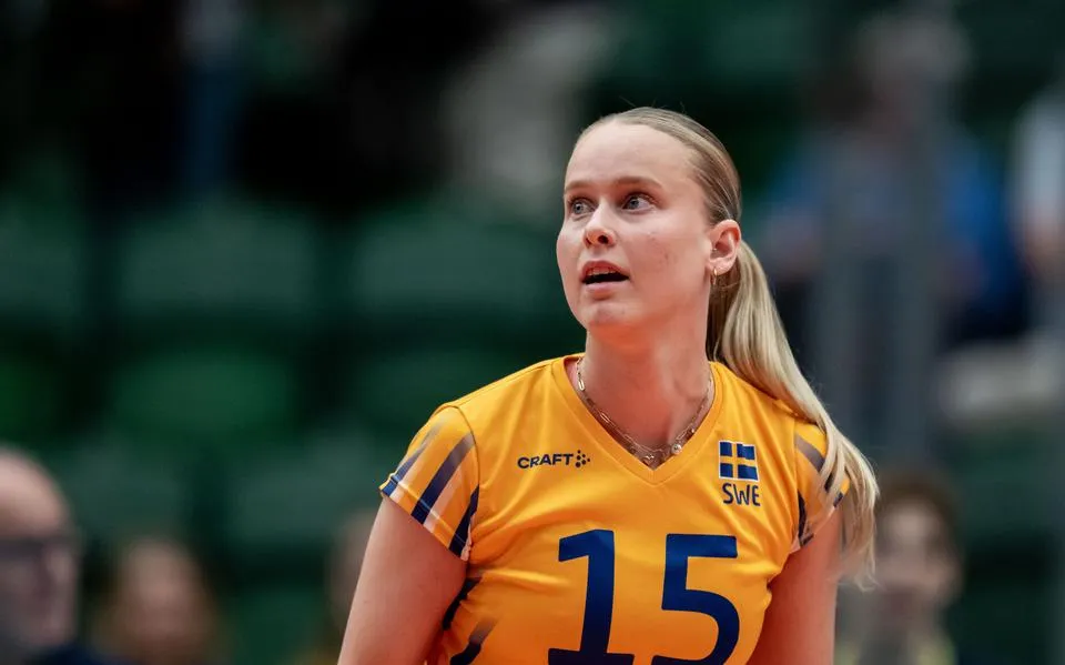 Friso Sneek-speelster Kirsten van Leusen debuteert niet met, maar tegen Nederland op WK volleybal