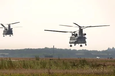Defensie oefent in omgeving van Nuenen: helikopters trainen laagvliegen tot grasspriethoogte