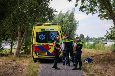 Slachtoffer zwaargewond gevonden op fietspad na melding van steekpartij in Gouda