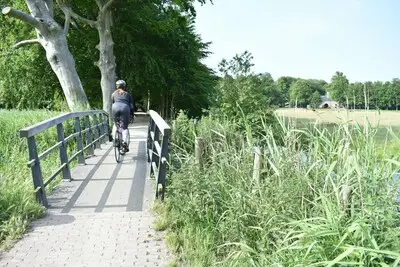Met je stalen ros door weiland en bos: deze mooie fietsroute start nabij Tilburg