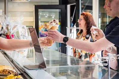 IJsverkopers in Tilburg tippen: dit zijn hun favoriete smaken