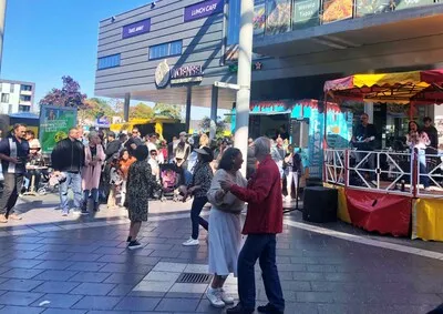 Indisch eten, dansjes en livemuziek: op deze dagen is de Pasar Malam 2025 in Eindhoven